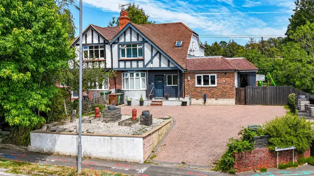 St. Helens Road, Hastings, photo 1