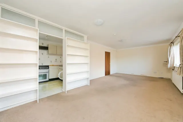 Mostyn Road, Colwyn Bay, LL29, photo 2
