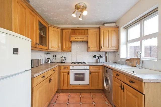 Ware Point Drive, London, SE28, photo 3