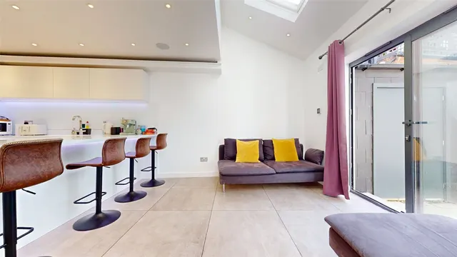 Rose Joan Mews, London, NW6, photo 3