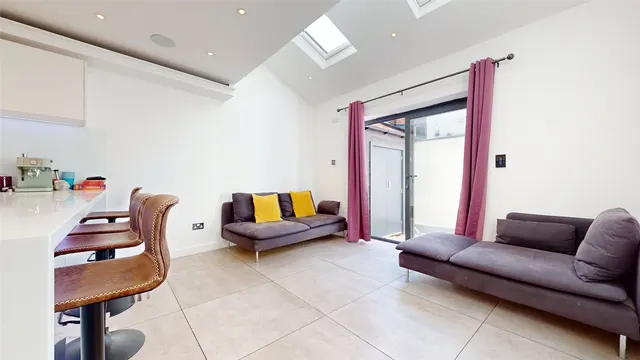 Rose Joan Mews, London, NW6, photo 2