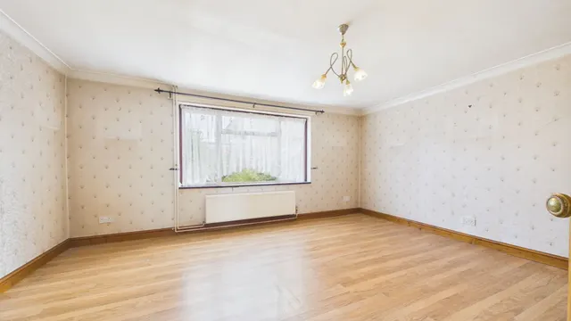 Photo 3 — Edinburgh Road, STAMFORD, PE9