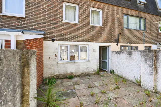 Clydebank Road, Portsmouth, PO2, photo 2