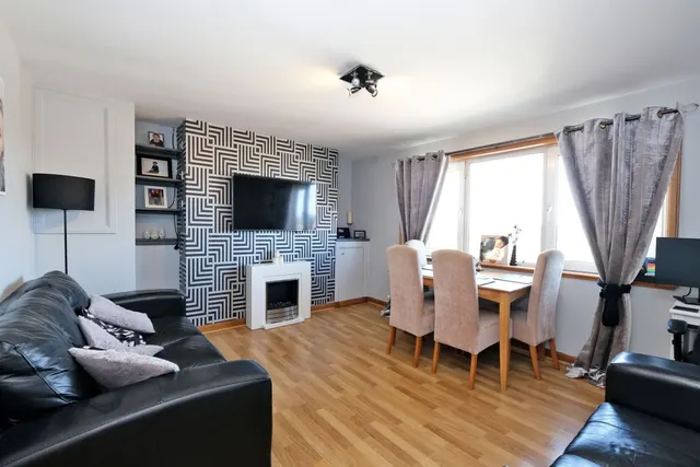 2 bedroom flat, Liddell Place, Dyce, AB21