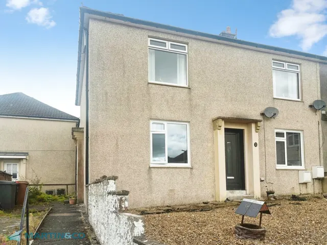 2 bedroom flat, Park Crescent, Dalmellington, KA6