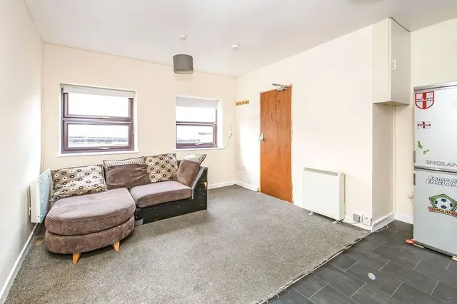 Photo 3 — Regent Court, Hinckley, Leicestershire, LE10