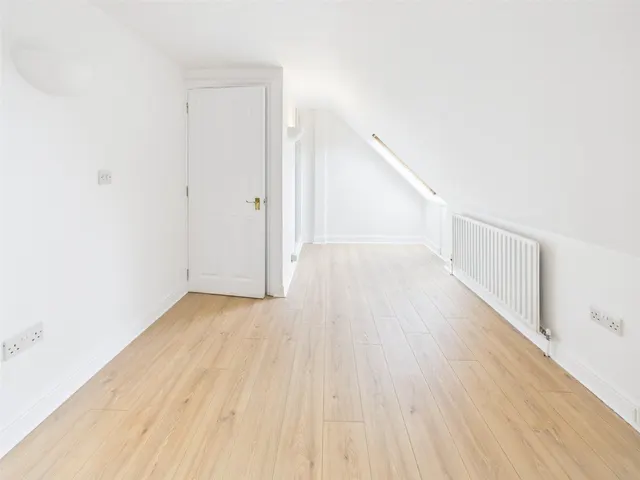London Road, Twickenham, TW1, photo 1