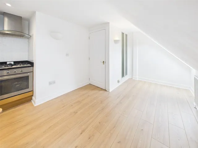 London Road, Twickenham, TW1, photo 2