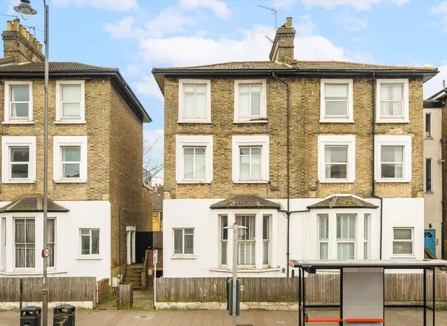 Garratt Lane, Tooting, SW17, photo 1