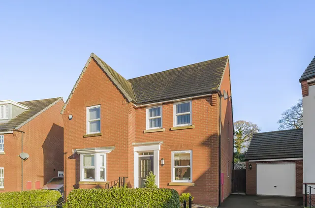 Beacon Drive, Highweek, Devon, TQ12