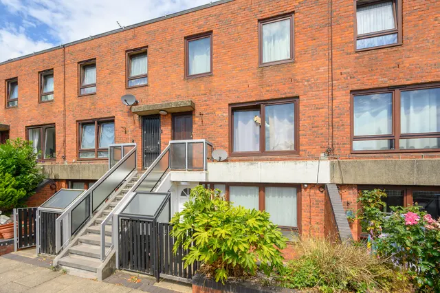 3 New Campden Court, Holly Bush Vale, London, photo 1