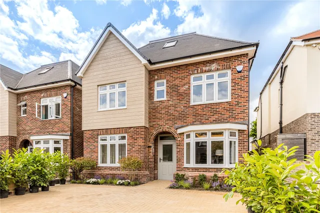 Spring Court Road, Enfield, EN2 8JP, photo 1