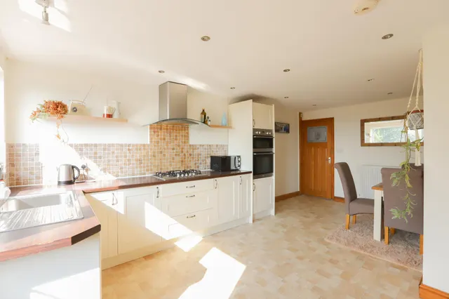 Hornby Road, Preston, PR3, photo 2