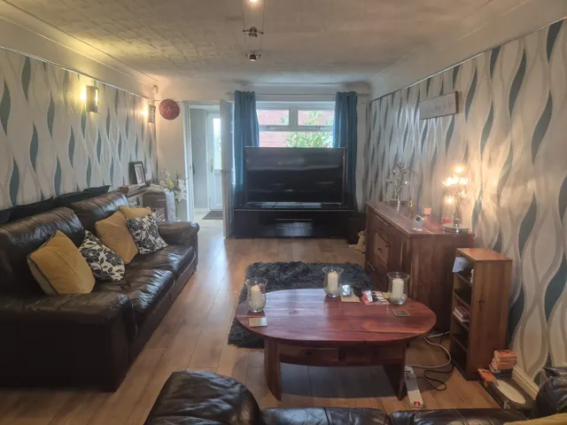 Hallfield Drive, Elton, CH2, photo 3