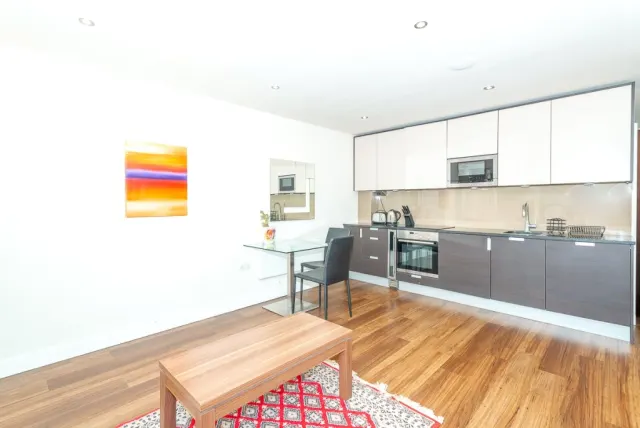 Aerodrome Road, Beaufort Park, NW9, photo 3