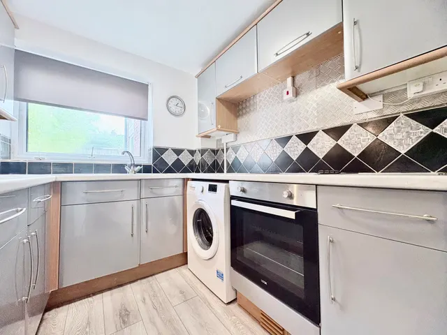 Southall Close, Ware, SG12, photo 1