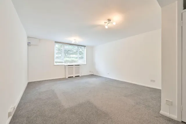 Holt Close, Elstree, WD6, photo 1