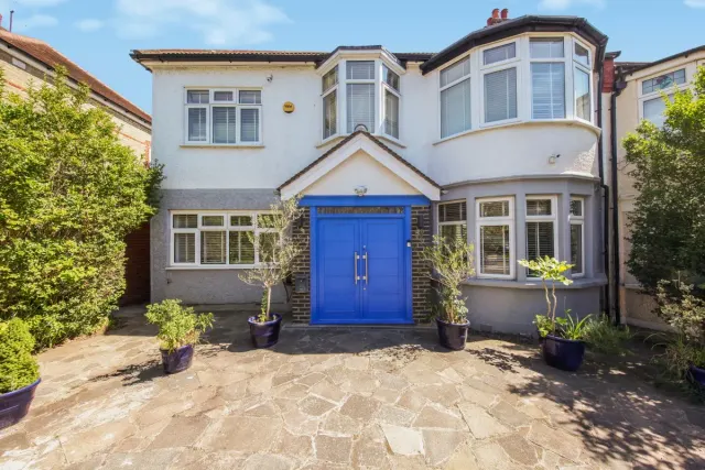 7 bedroom house — Hillfield Park, Winchmore Hill, N21
