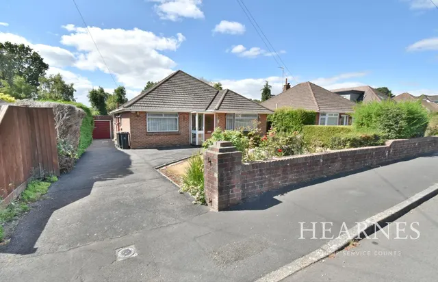 Hadrian Close, BH22, photo 1