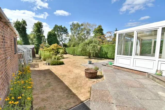 Hadrian Close, BH22, photo 2