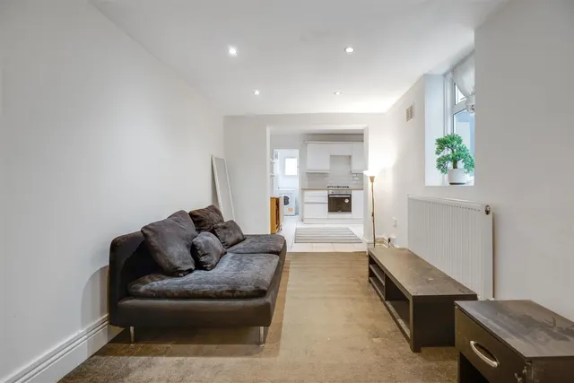 Albert Road, North Woolwich, E16, photo 1
