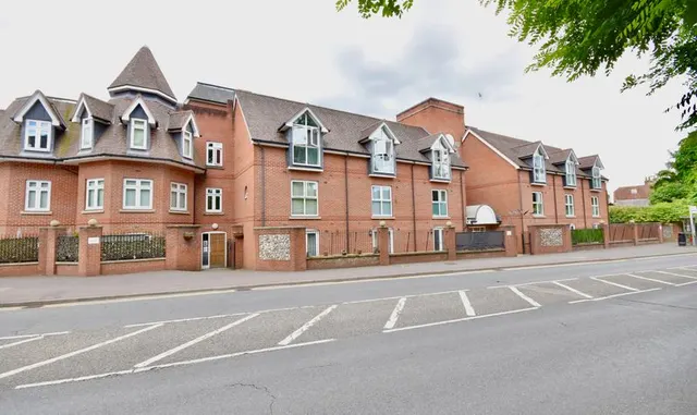Leret Way, Royal Swan Quarter Leret Way, KT22, photo 1