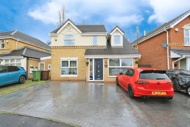 Constantine Way, Bilston, WV14, photo 1