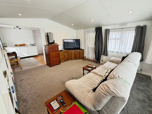 Cedar Close, The Elms, LN1, photo 2