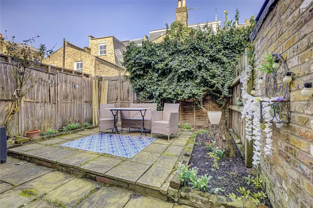 Photo 3 — Broughton Road, Fulham, London, SW6