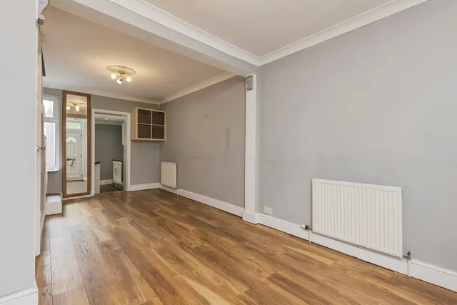 Dover Road East, DA11, photo 3