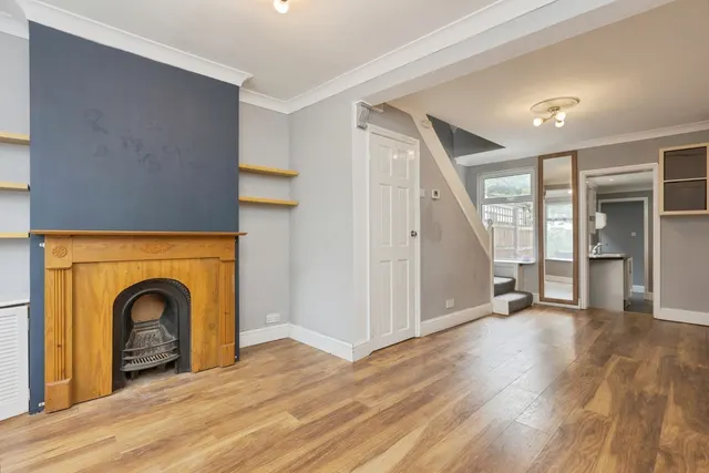 Dover Road East, DA11, photo 1