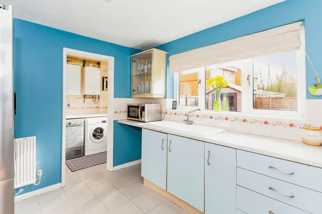 Warwick Gardens, Kettering, NN14, photo 3