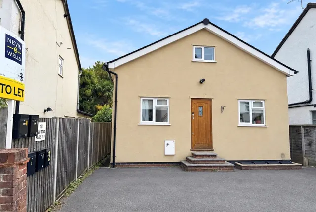 1 bedroom flat, New Road, Middlesex Staines-upon-Thames, TW18