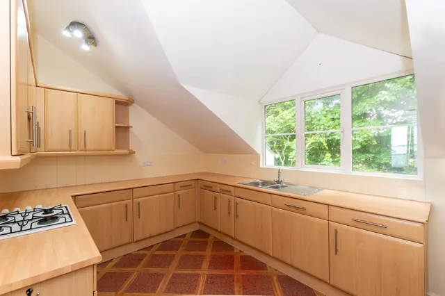 Ffordd Hebog, Y Felinheli, LL56, photo 3
