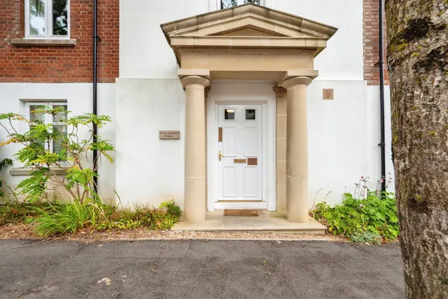 Victor Jackson Avenue, Poundbury, DT1, photo 2