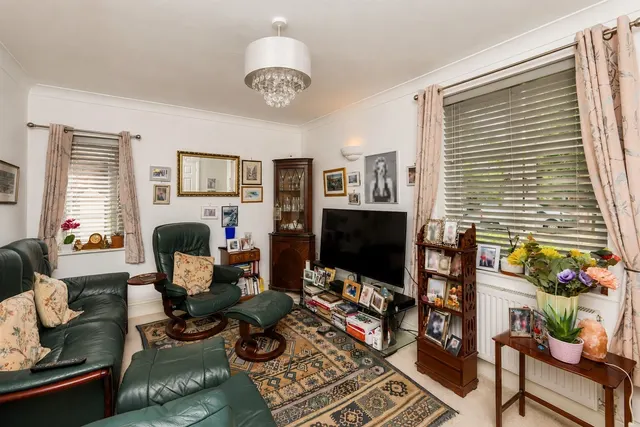 Victor Jackson Avenue, Poundbury, DT1, photo 3