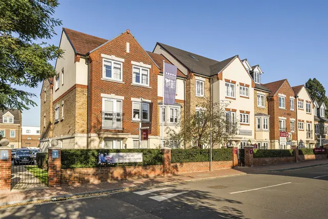 Churchfield Road, Walton-On-Thames, KT12, photo 1