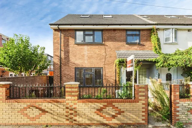 Grosvenor Road, Leyton, E10, photo 1