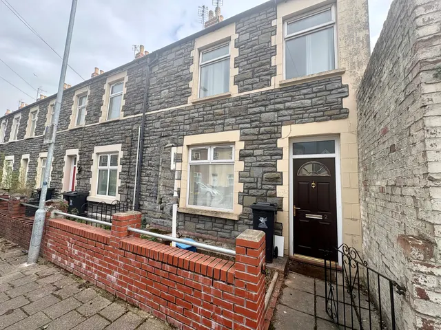 Silver Street, Cardiff, CF24, photo 1