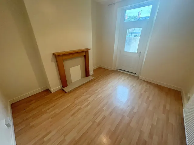 Silver Street, Cardiff, CF24, photo 3