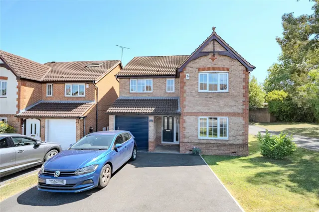 Chestnut Drive, Leeds, LS16, photo 1