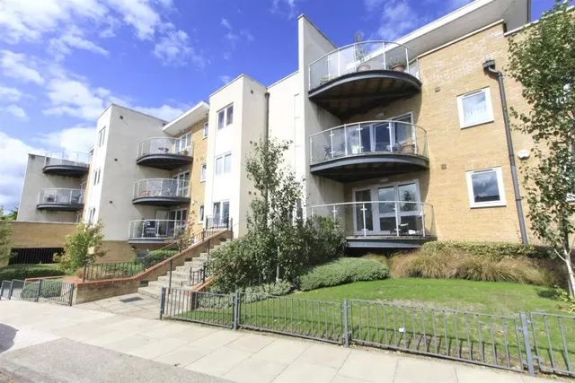 Reservoir Road, Ruislip, HA4, photo 1