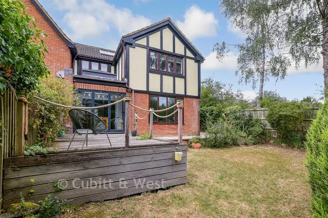 Oak End, Beare Green, RH5, photo 1