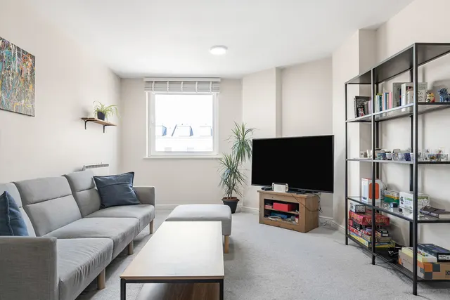 Wooldridge Close, Feltham, TW14, photo 2