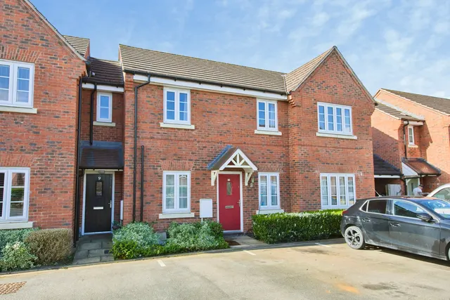 Dove Place, Hatton, DE65, photo 3
