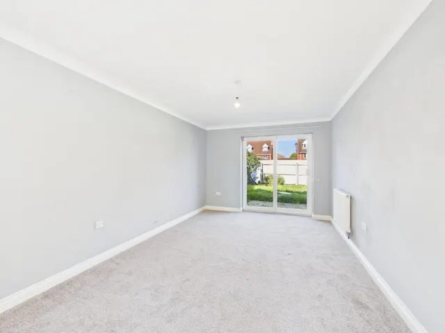 Elder Close, Witham St. Hughs, LN6, photo 2