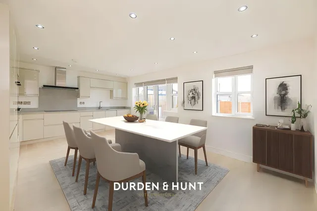 Purfleet Road, Aveley, RM15, photo 2