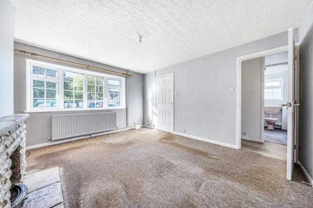 Manor Park, Claydon, OX17, photo 3