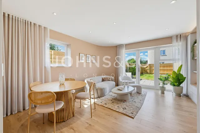 Rothbury Row, Isleworth, TW7, photo 2