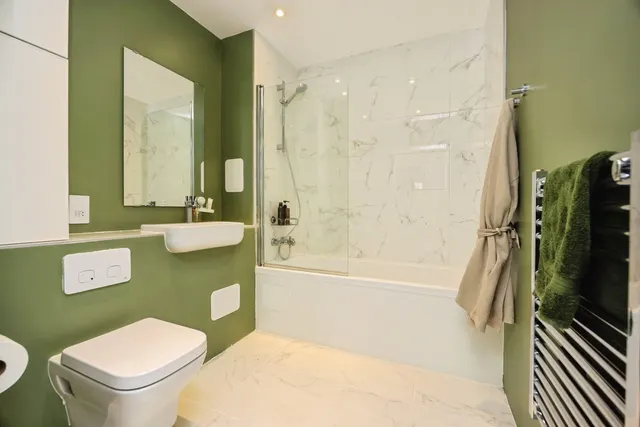 Catteshall Lane, Godalming, GU7, photo 3